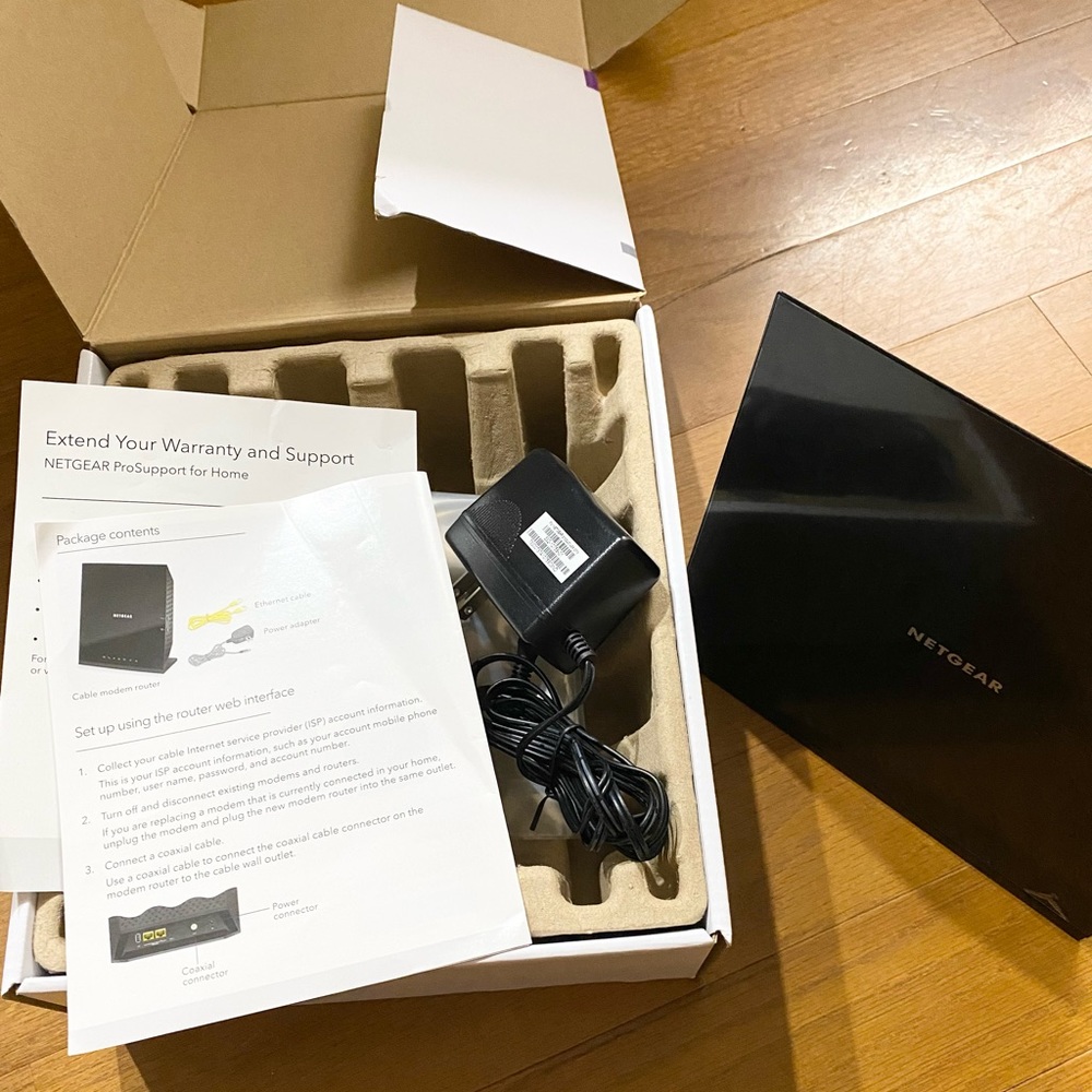 Netgear ac1600 Wifi Cable Modem Router - Picture 2 of 5